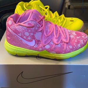Kyrie 5 SBSP Mix Little Boys Size 2